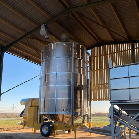 Challenging weather during harvest 23 meant ‘baptism of fire’ for new Mecmar drier