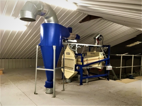 Compact Vibrating Screen Cleaners 0