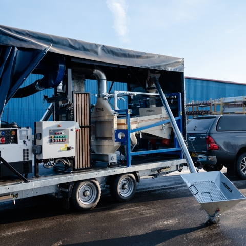Mobile Grain Cleaning System 
